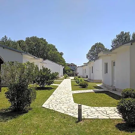 Beni Hotel *